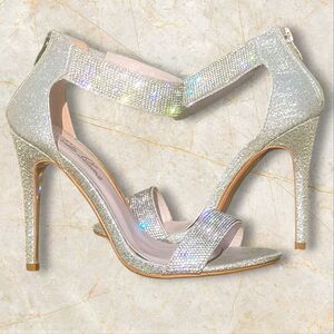 Silver Stiletto Heels with Metallic Finish